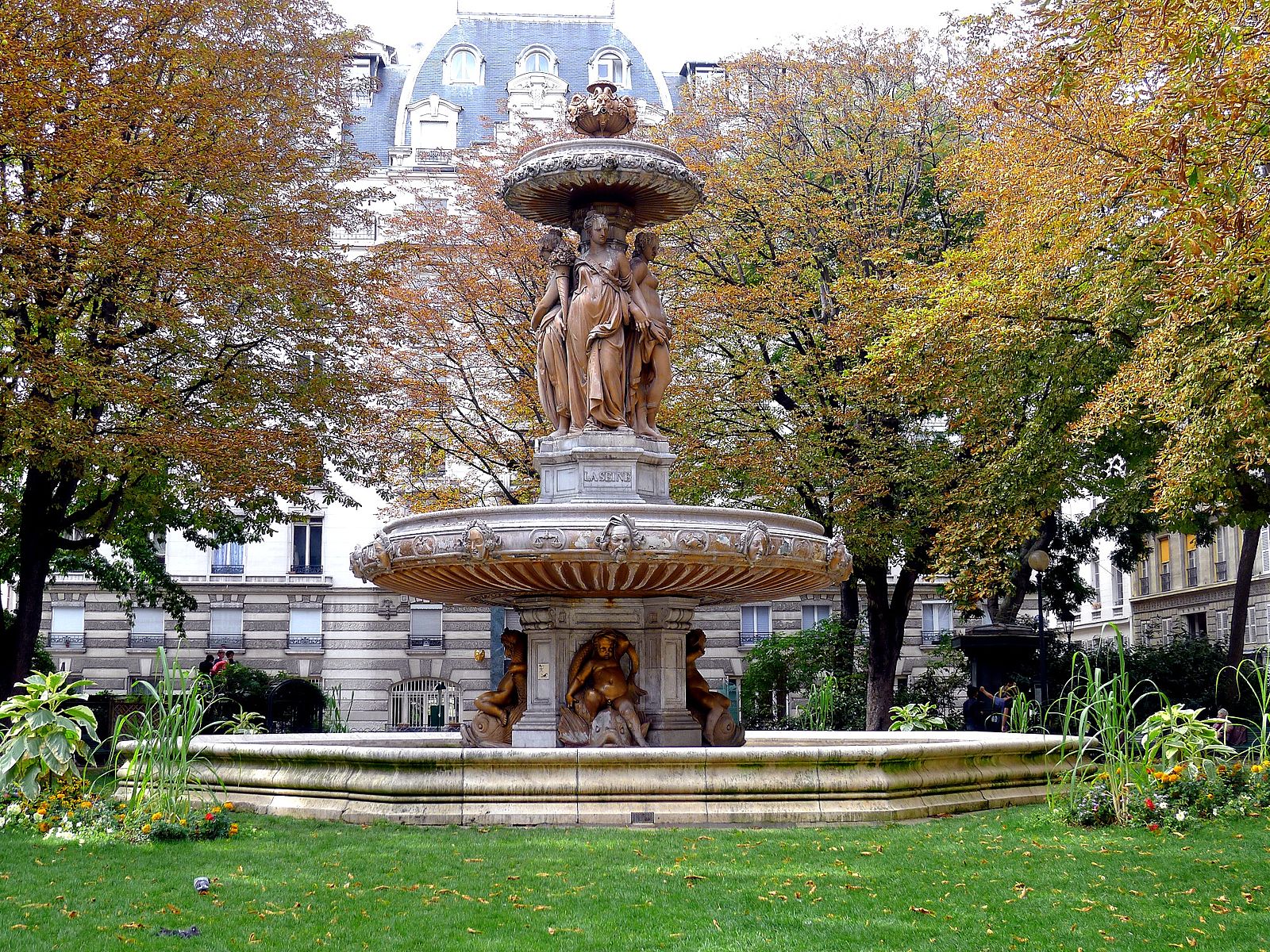 P1050085 Paris II fontaine Louvois rwk